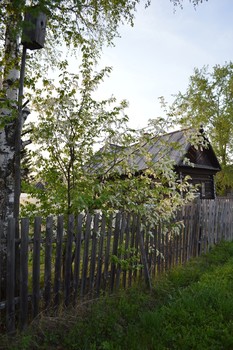 Старый домик. / Старый домик , в поселке Калино Пермский край.