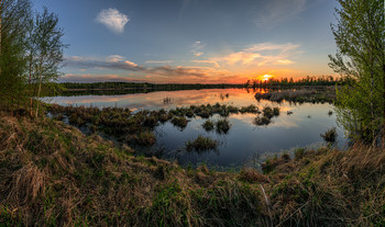 Закат на озере / Панорама из шести вертикальных кадров.