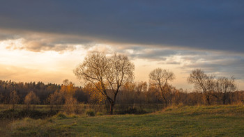 Beautiful autumn sunset / Приятный осенный закат.