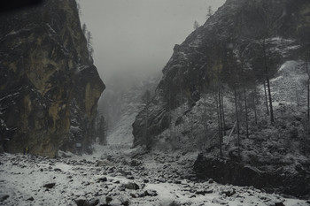 Вход в ущелье реки Белый Иркут / Восточные Саяны