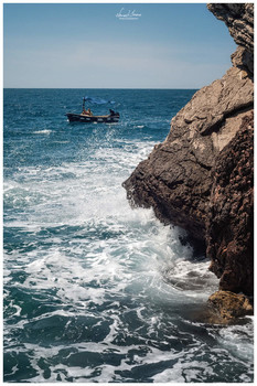 &nbsp; / Boat on the rough Adriatic sea captured with Nikon D5600 and Schneider Kreuznach Curtagon 35/2.8. (DKL) @f8