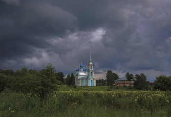 Хмурое небо. / Костромская область.