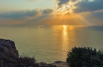 Кипрский рассвет... / Протарас, Кипр, сентябрь...