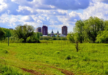 Город за рекой... / Прогулка за городом