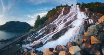 Придорожный водопадик / Южная Норвегия, Хардангер-фьорд.