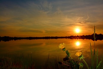 &nbsp; / Июньский закат на Голубом озере города Мегион.
