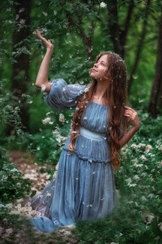 Дождь из перьев / модель Юлиана Смирнова
платье предоставлено фотостудией «Косплей»