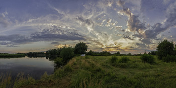 Вечір на Десні... / 03.07.21. річка Десна, місто Остер.