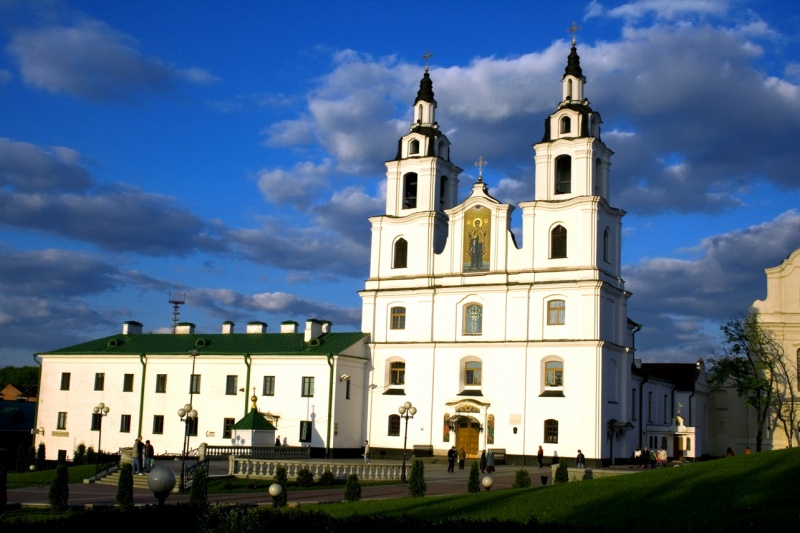 Церковь на немиге. Храм Немига Минск. Церковь на Немиге Минск. Минск костел Немига. Свято духов собор Минск.