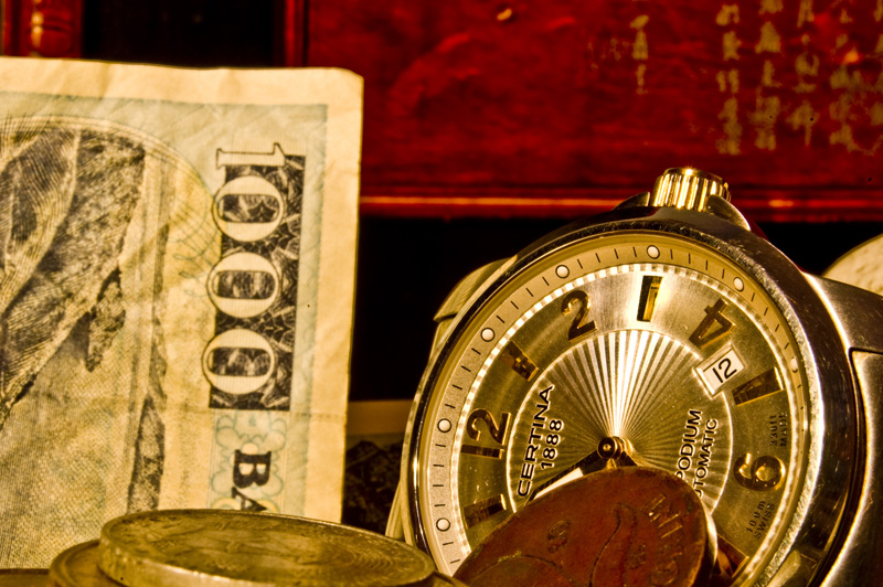 Монета время деньги. Часы с монетами. Часы монеты фото. Монета с часами. Время-деньги Автор.