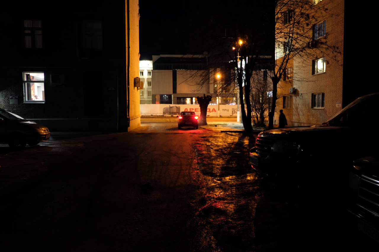 9 вечера на улице. Улица вечером. Вечерняя улица фото. Вечерний город фото. Лаков вечерняя улица.