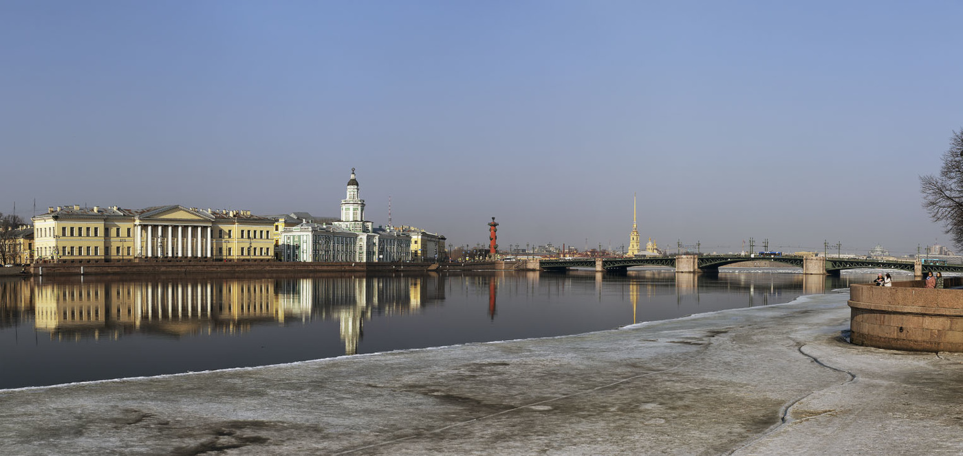 Петропавловская крепость в Санкт-Петербурге река