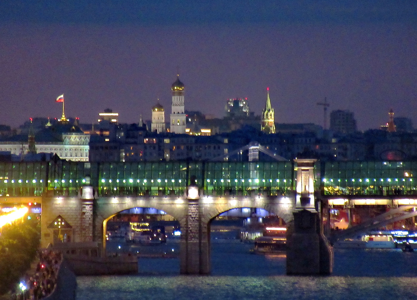Москва река Кремль вечер ночь