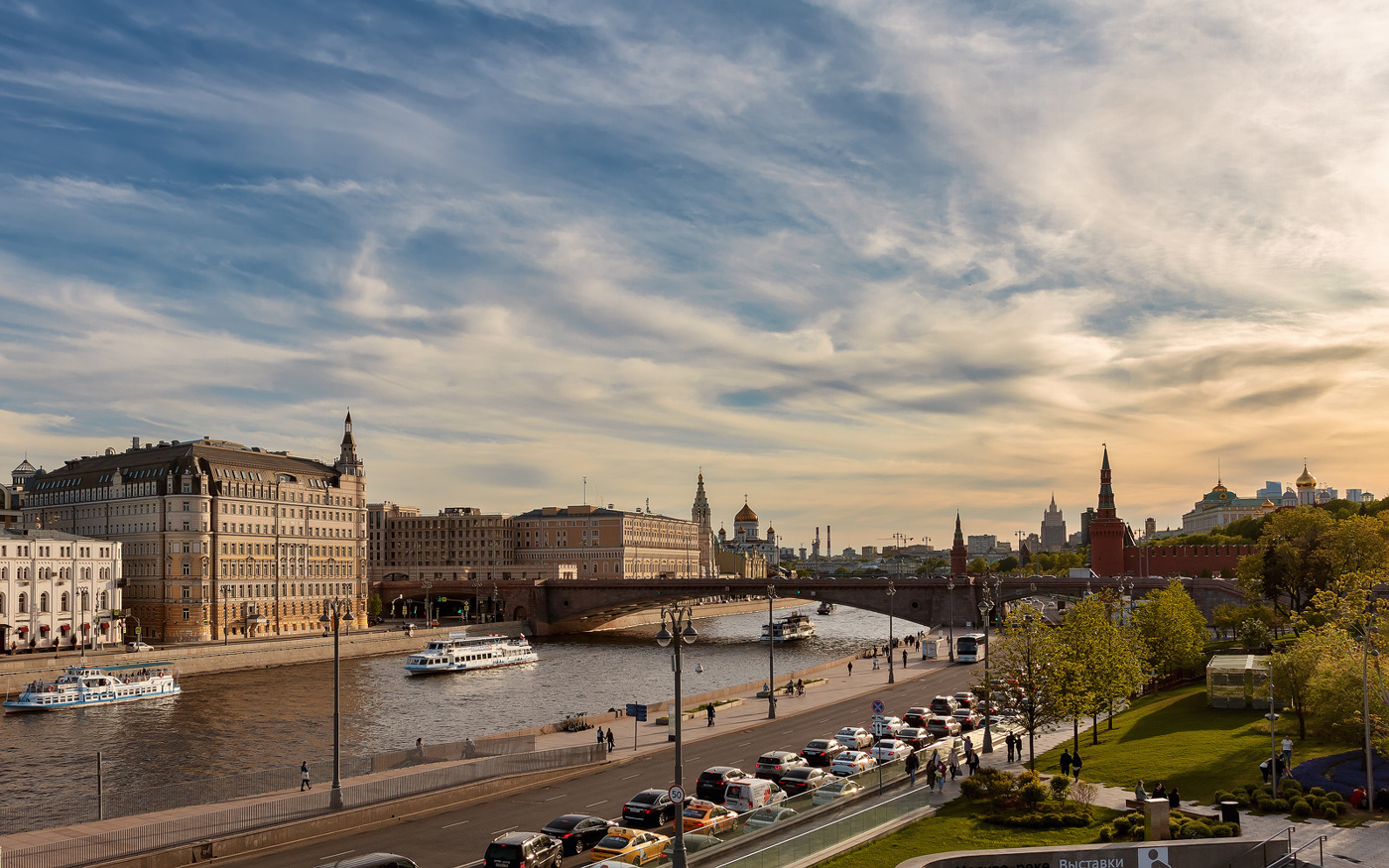 Дыхание города. Москва летом. Реки Москвы. Летняя Москва. Набережная Москва.