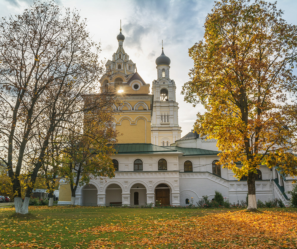 Киржачский монастырь. Осенняя фотосессия в Новодевичьем монастыре. Благовещенский скит Бор. Киржач. Благовещенка осенью фото.