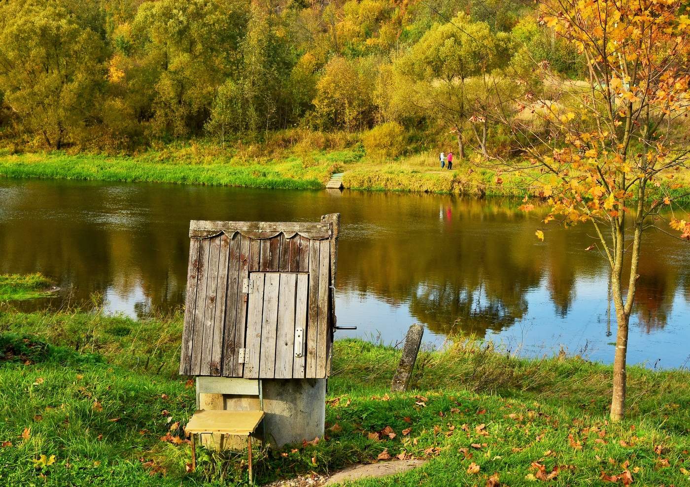 "Колодец наш, я знаю точно, с другими просто не сравнить..." / "Колодец ...