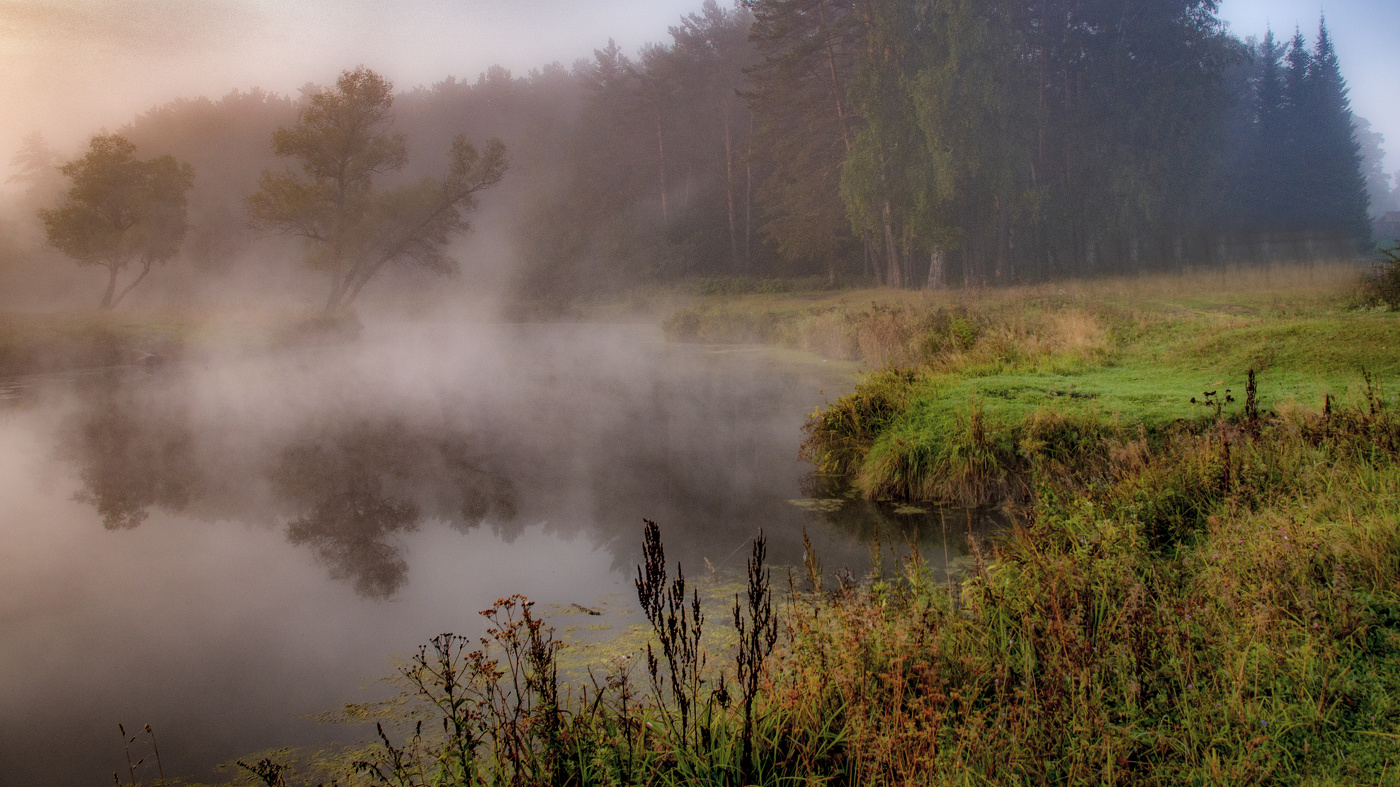 Туман иваново. Туман на реке. Лес утро туман река. Осенний туман. Туман картинки.