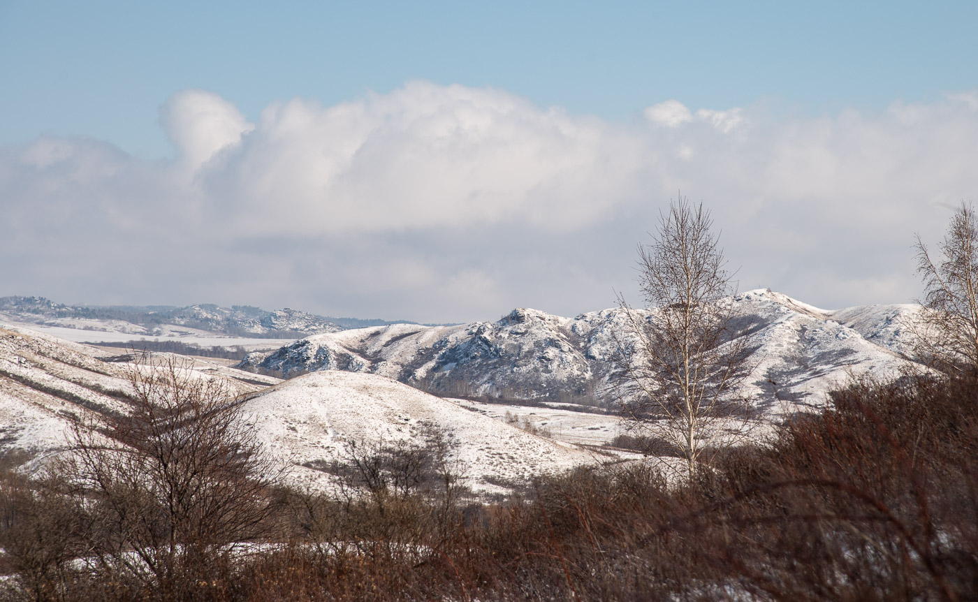 зима холодная и сухая снега на сопках. сопки зимой фото. зима холодная и сухая снега на сопках. хороль приморский зимние пейзажи. зима холодная и сухая снега на сопках.