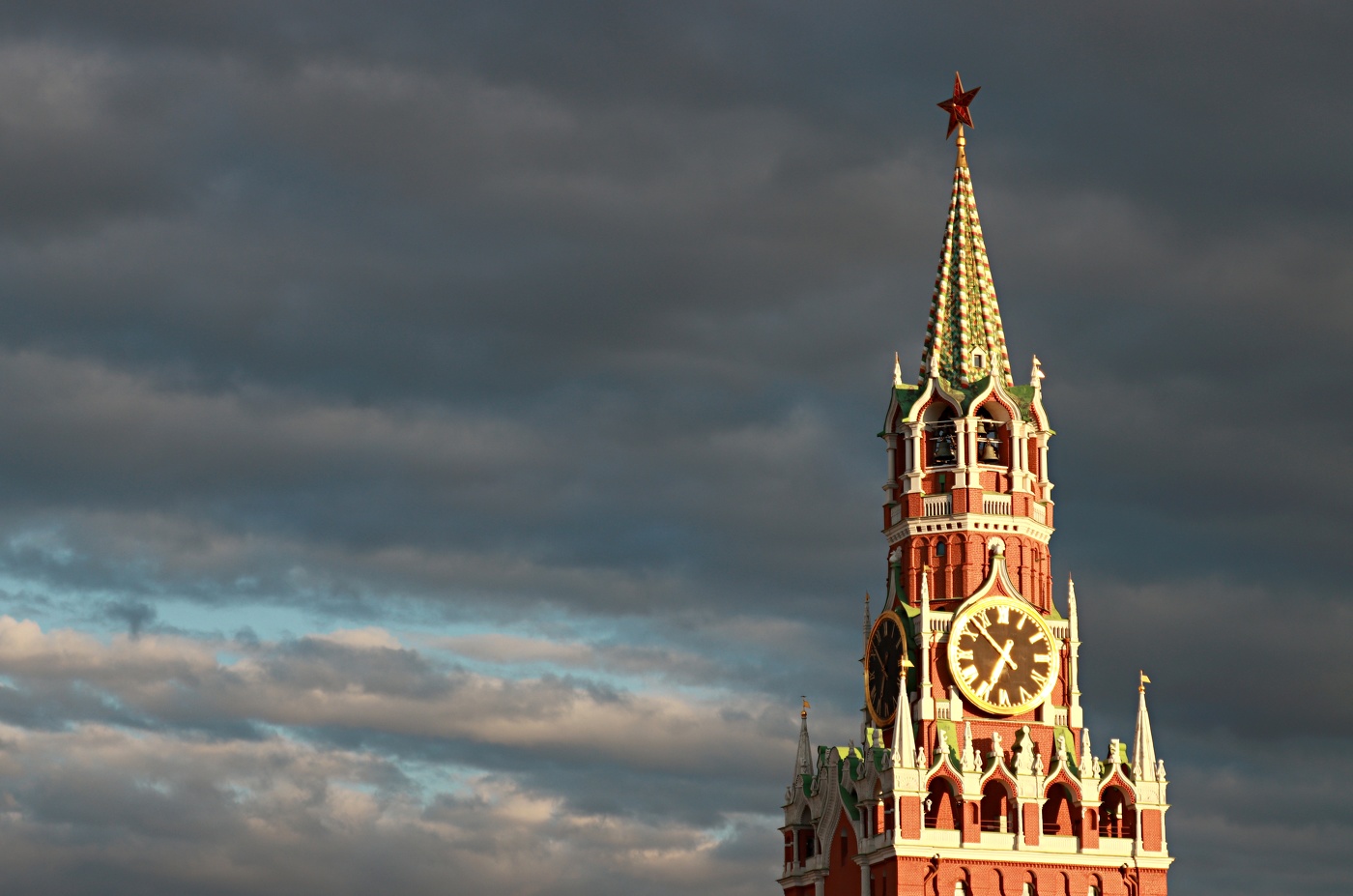 кремль и спасская башня