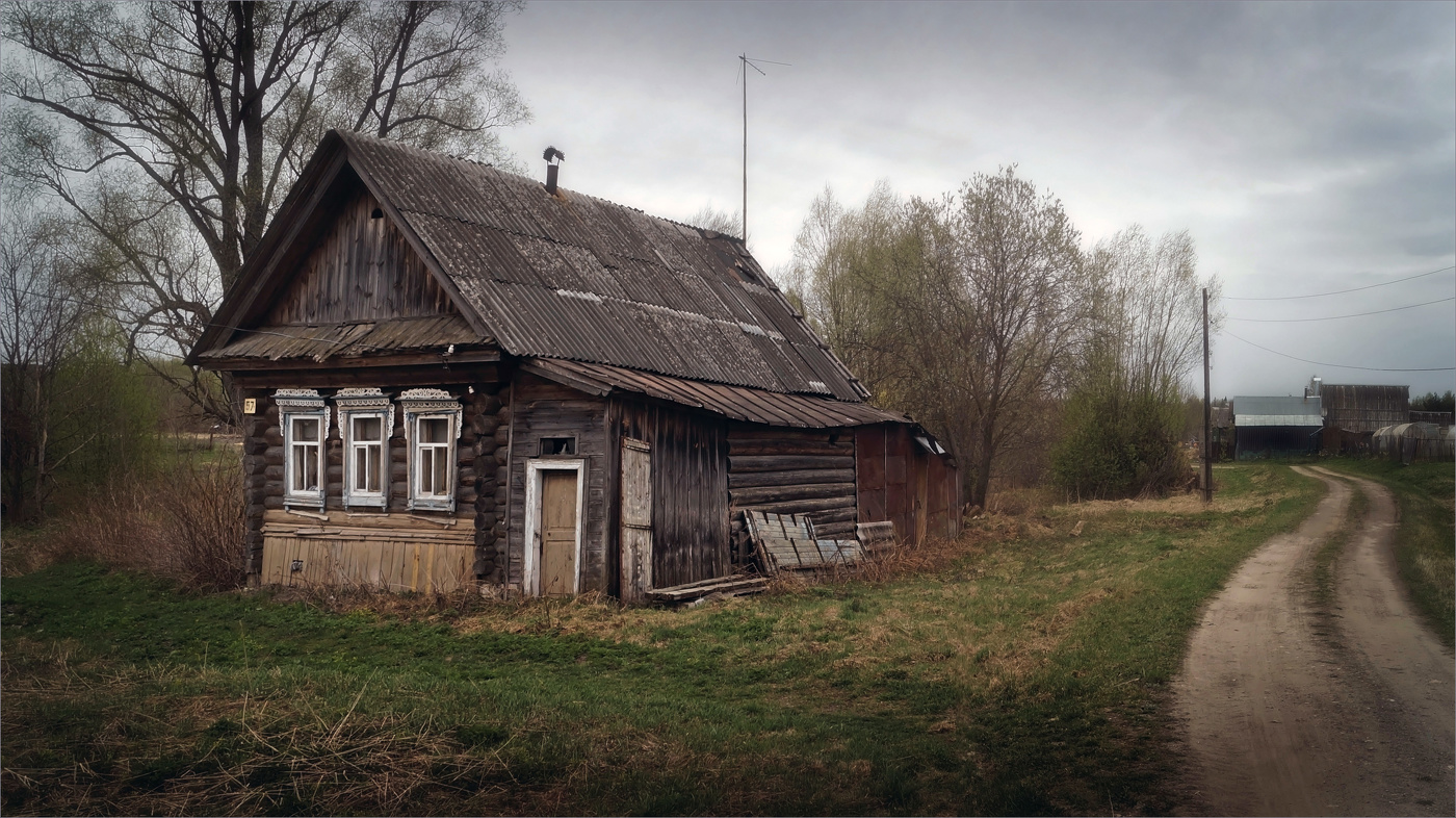 В переулок, направо ... / В селе Рождественский Майдан Апрель