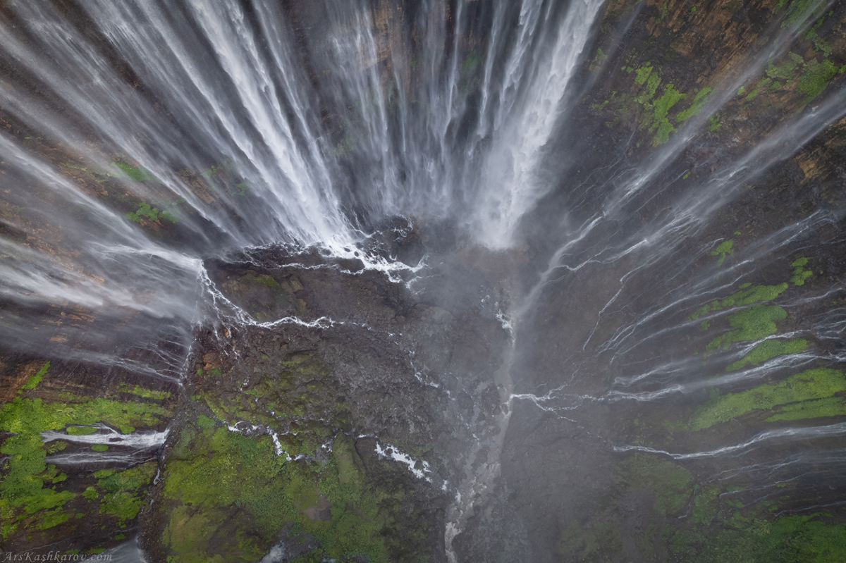 Фото водопада сверху