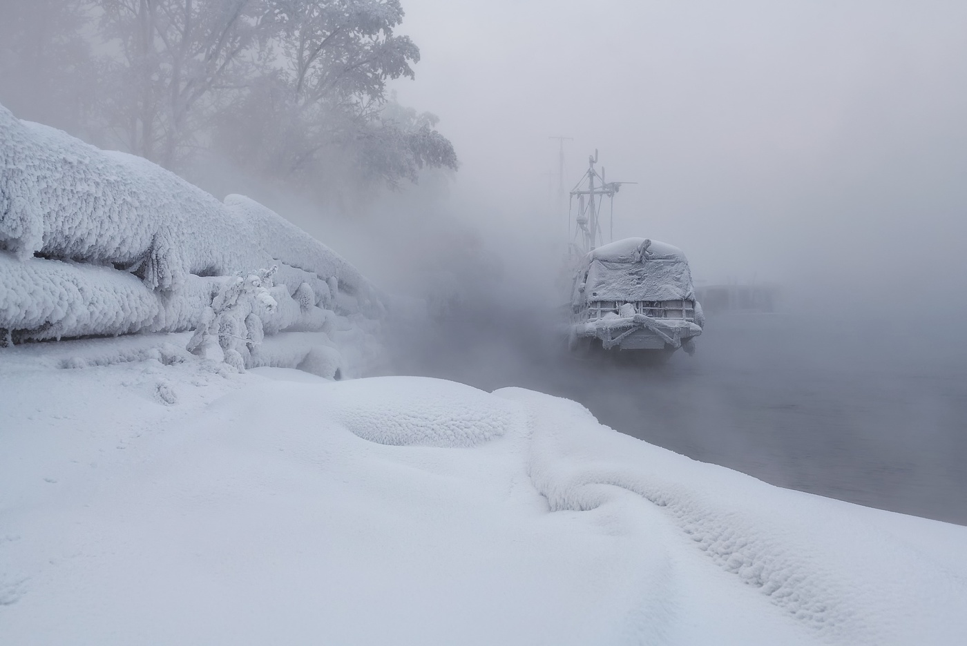 Морозное берег