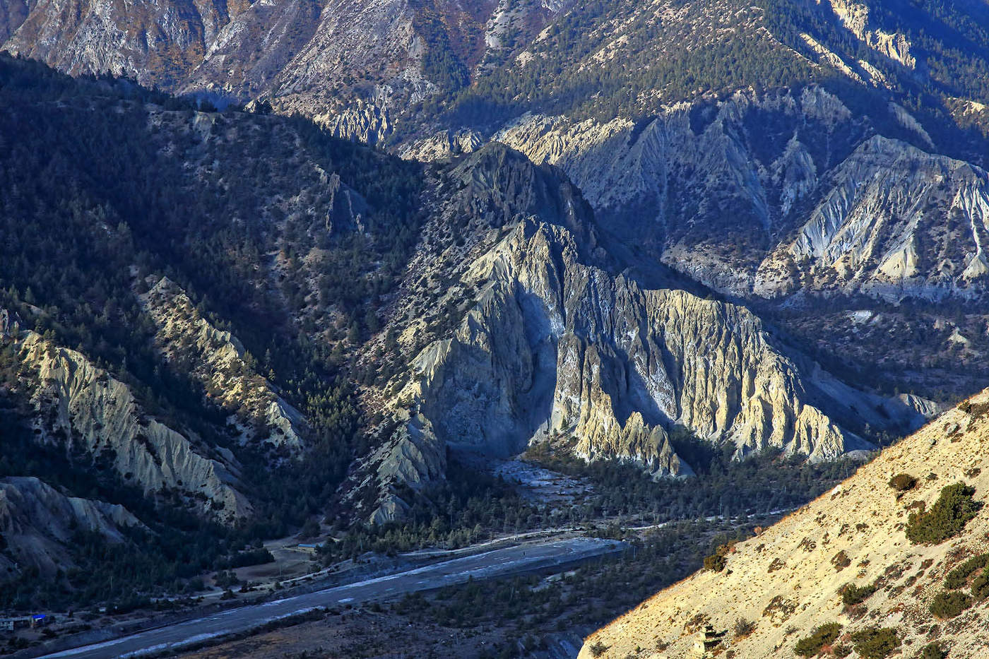 раннее утро. с началом зимы. озеро осенью эстетика. поле поздней осенью. утро 14 октября.