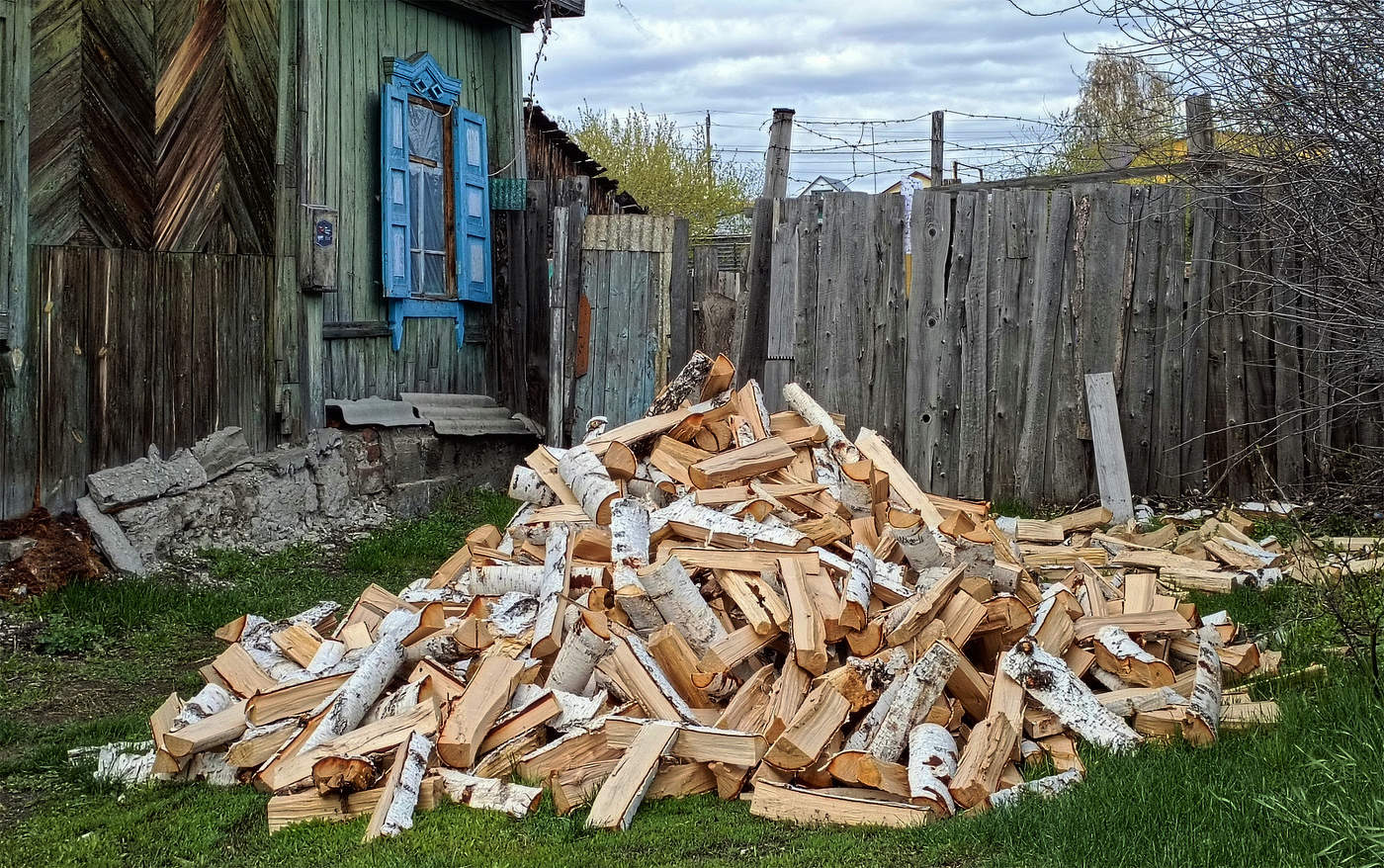 Дровишки / Куда без них в деревне Вспоминается история про дрова: 