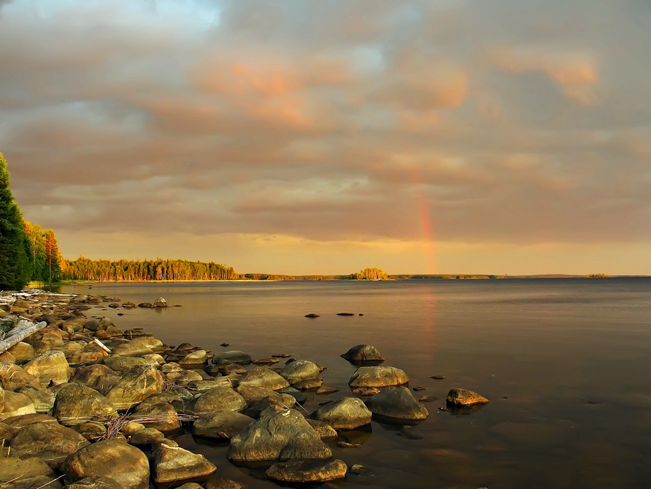 Есть онежское озеро. Онежское озеро Петрозаводск. Карелия набережная озера Онего. Онега озеро Петрозаводск. Онежское озеро Карелия красоты.