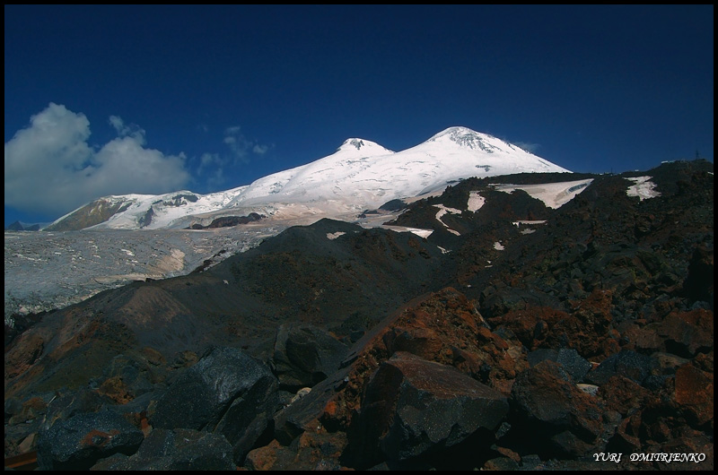 Самая высокая гора россии высотой 5642. Эльбрус высота 3500. Самая высокая гора в Европе. Эльбрус 2 фото. Самая высокая 5642 Европы.