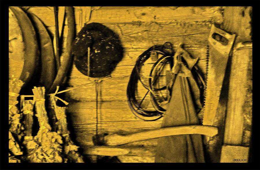 Смешные картинки на подвесах. Весевшую или висевшую. Олень нет это моя жизнь. Белье на веревке рисунок. Как пишется слово висит.