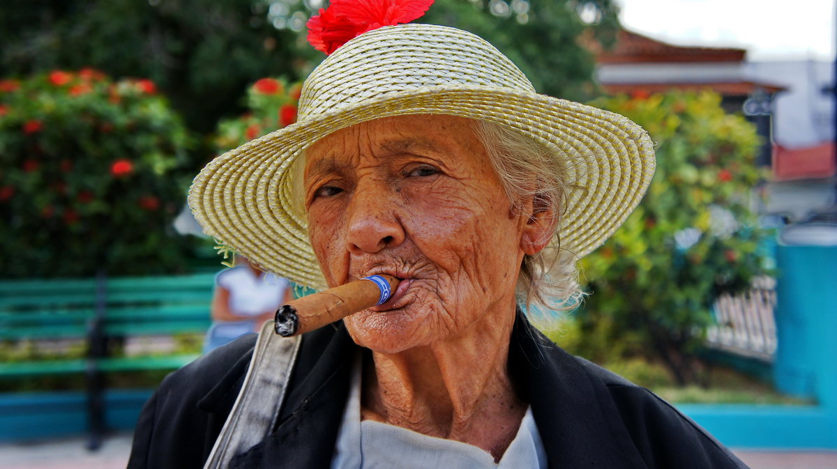 Фото бабки без зубов