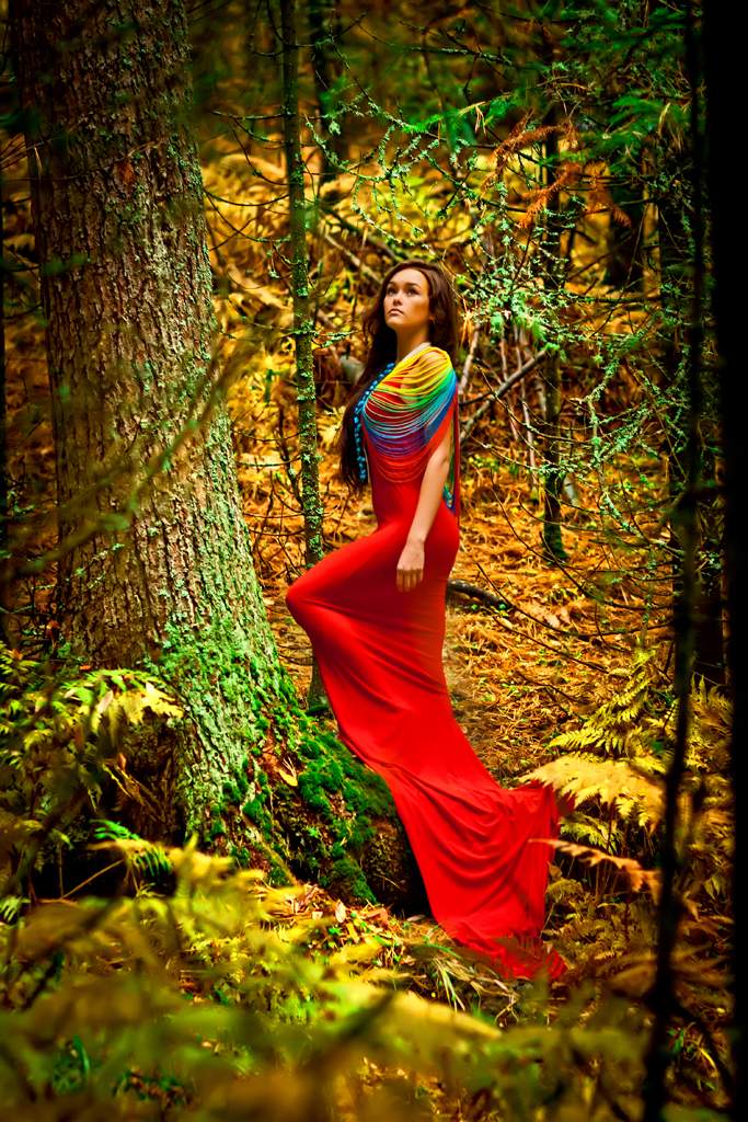 В лесу в платье идеи