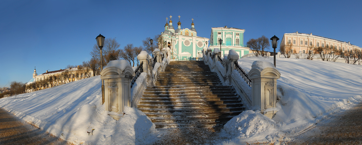 Смоленский Успенский собор зимой