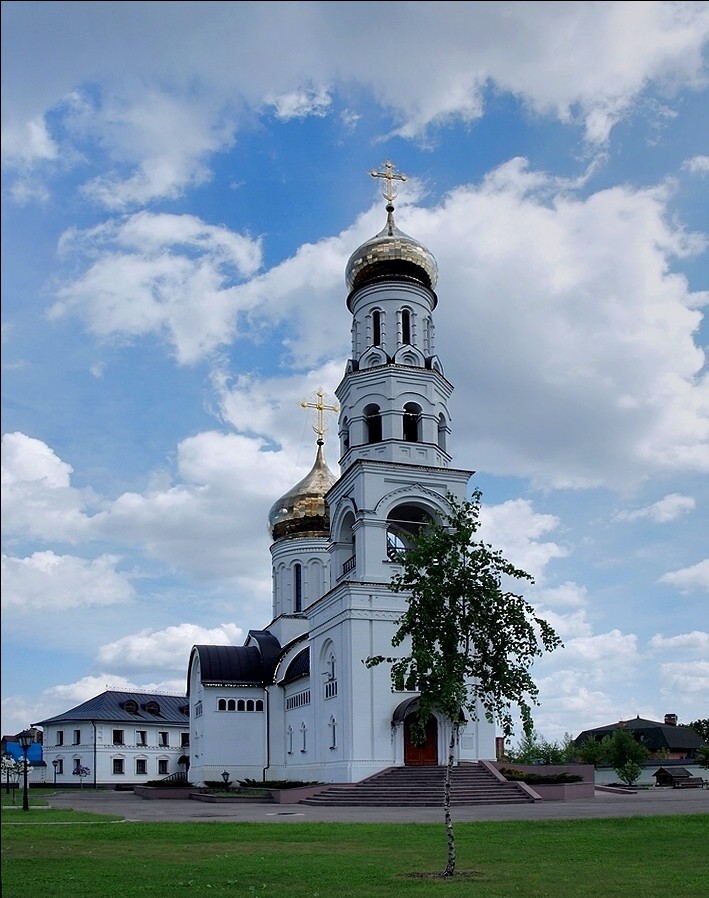 Храм уара. Церковь Уара в Вешках. Храм Святого мученика Уара в Вешках. Храм в Вешках Алтуфьево. Вёшки Московская область храм.