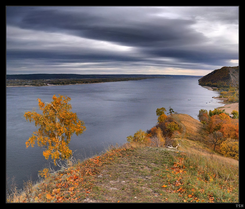 Осенний берег реки