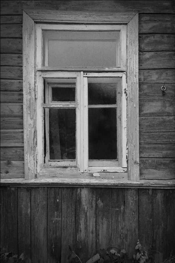 Фото старого окна