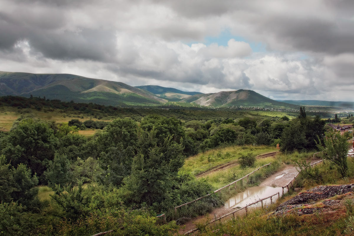 Поселок перевальный крым. Село Перевальное Крым. Симферополь Перевальное.