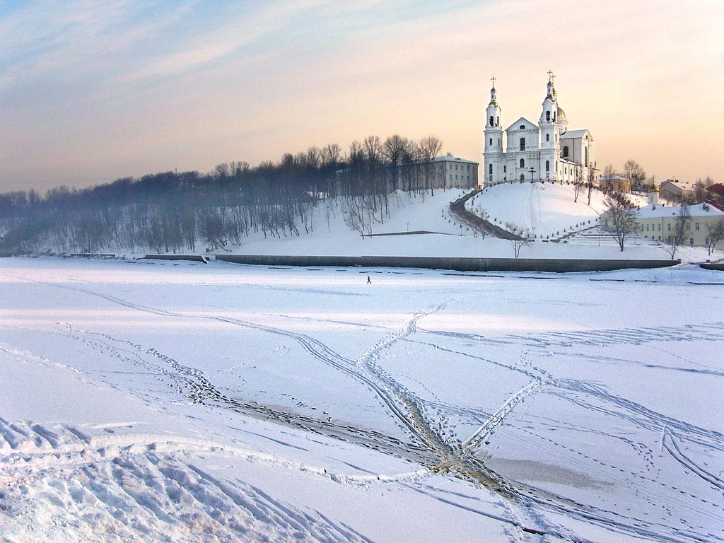 Беларусь зимой. Белоруссия Витебск зима. Полоцк зима. Город Западная Двина зима. Полоцк Беларусь зимой.