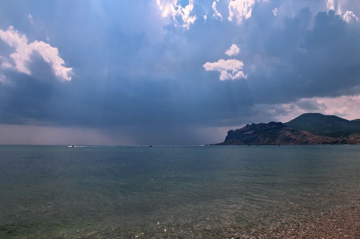 Прогноз погоды крым сегодня. Гроза в Крыму. Дождь летом в Крыму. Погода в Крыму. Крым дождь фото.