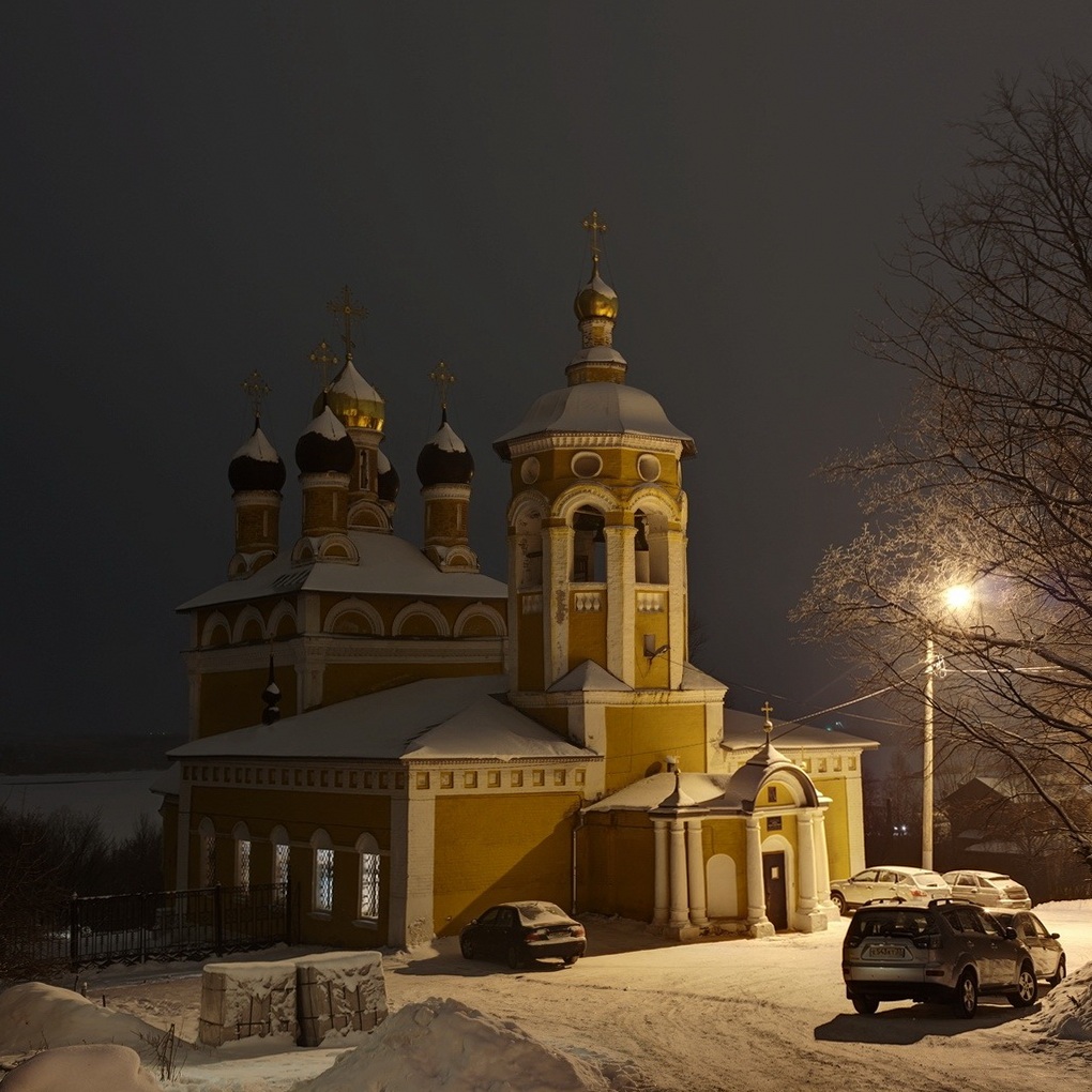 Муром. Храм Николая Чудотворца (Никола Мокрый) / Церковь Николы Набережного  (иногда ее называют также церковью Николы Мокрого) в Муроме была построена  в 17001717 годах на средства московского священника Дмитрия Христофорова,  решившего таким