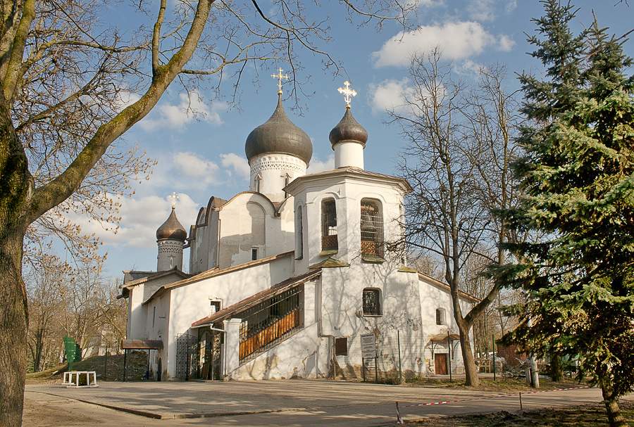 Храм Василия на Горке в Пскове