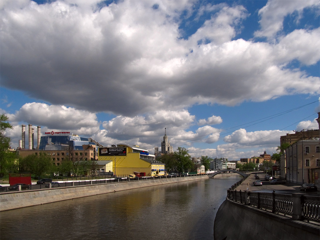 Лучшие канале в москве. Набережные водоотводного канала Москвы. Московский канал набережная. Канал города Москвы. Фото набережная водоотводного канала Москвы.