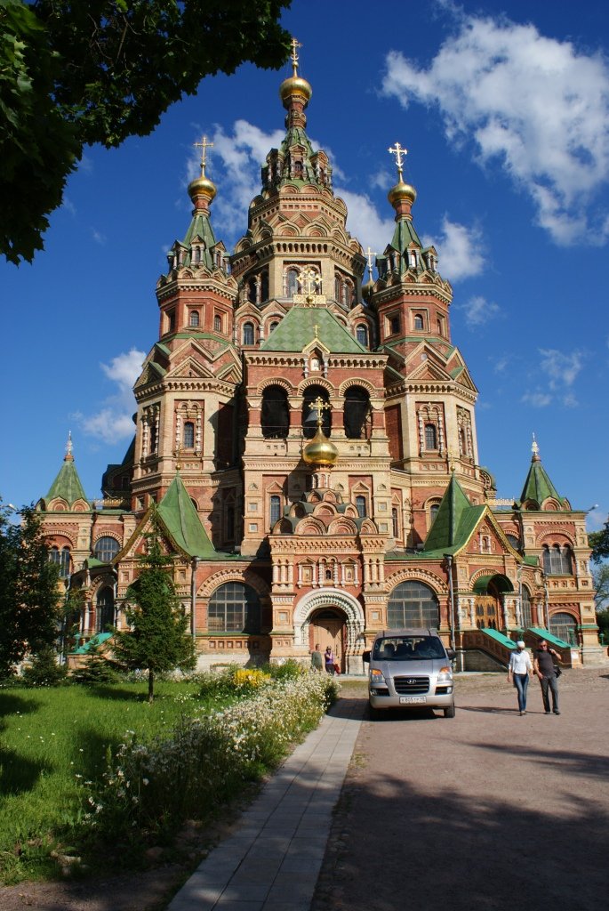 Петропавловский храм в Петергофе