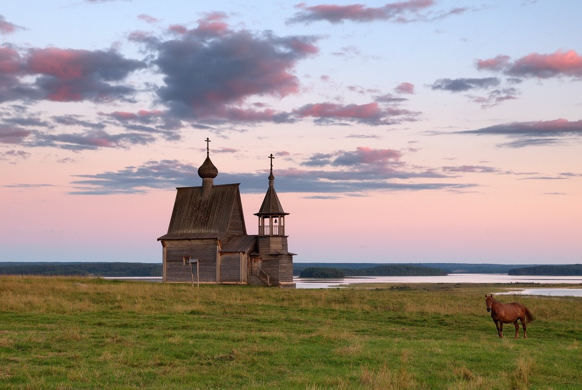 Russian north. Деревня Вершинино Кенозерский национальный парк. Вершинино Кенозеро Церковь. Кенозеро деревня Вершинино. Кенозерский национальный парк часовни.