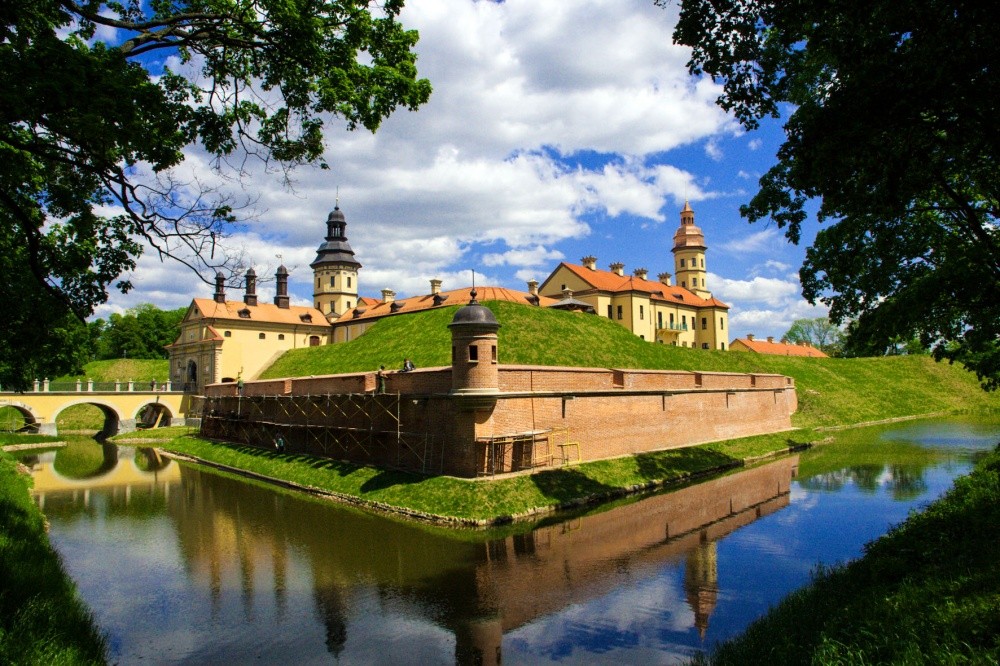 Замок радзивиллов в несвиже фото