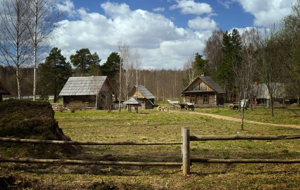 Хутор. Деревня Хутор. Хутор в лесу Литва. Хутор Шведовка. Хутор фото.