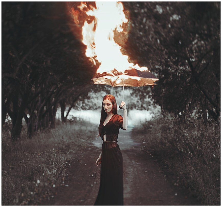 Гори словно огонь. Фотосет с огнем. Фотосессия с огнем в лесу. Девушка с горящей. Необычные фотосессии с огнем.
