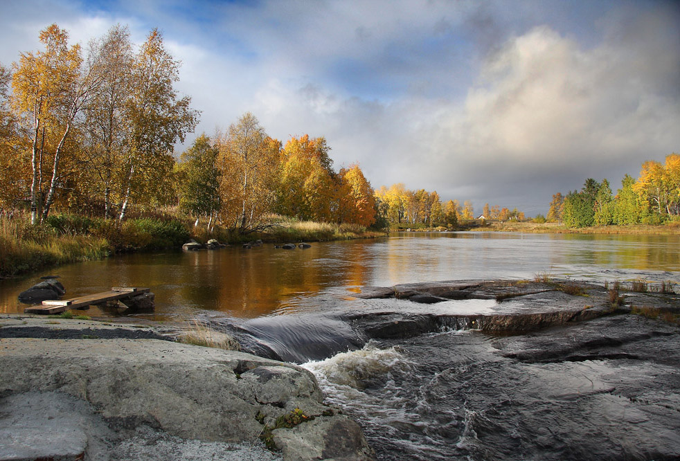 Осенняя река Карелия