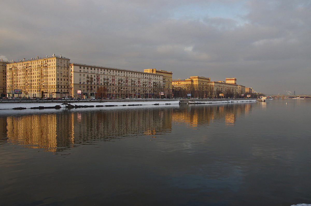 Фрунзенская набережная в москве фото